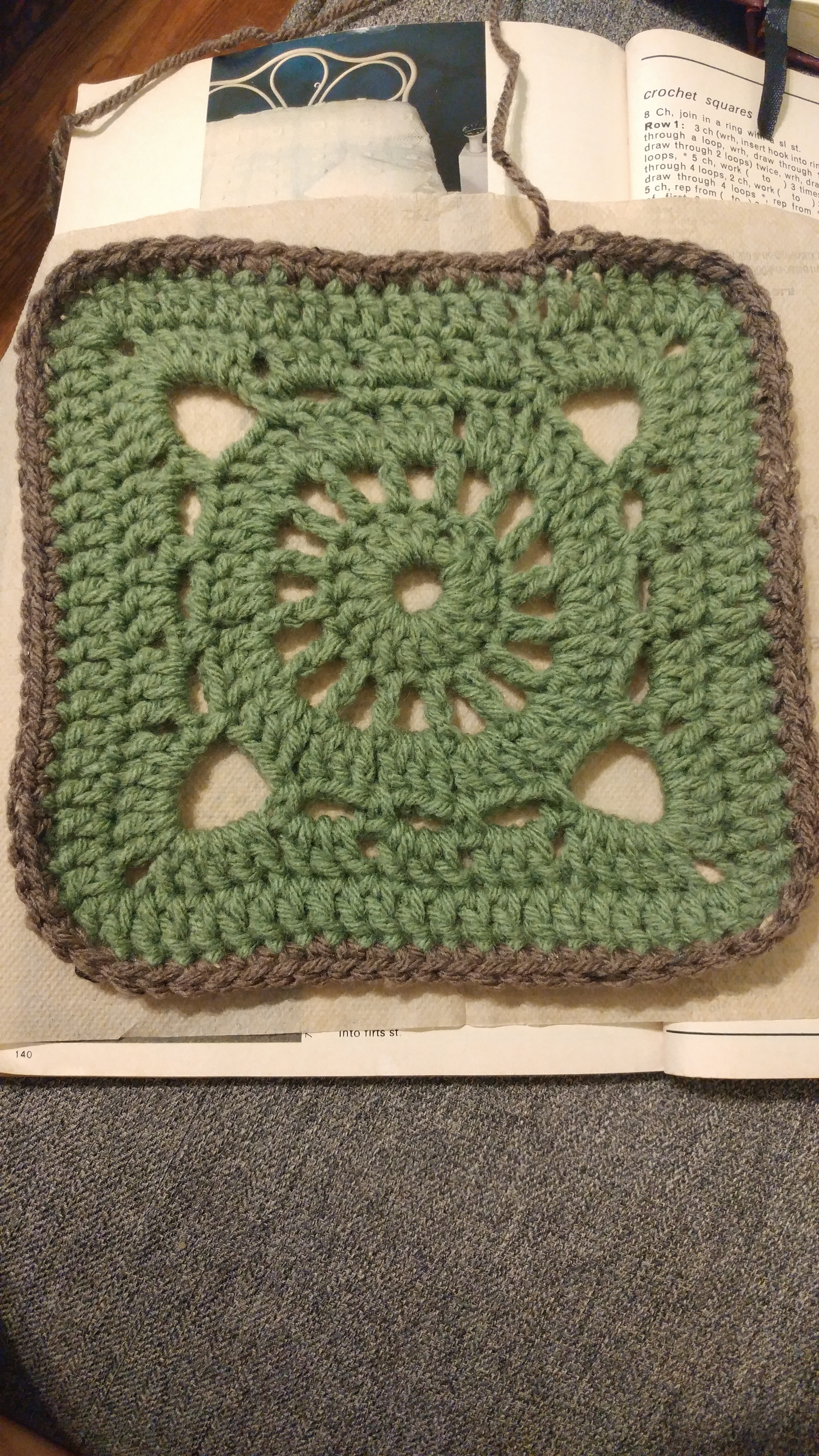 Fancy Square All Finished The finished green fancy square with its walnut border.